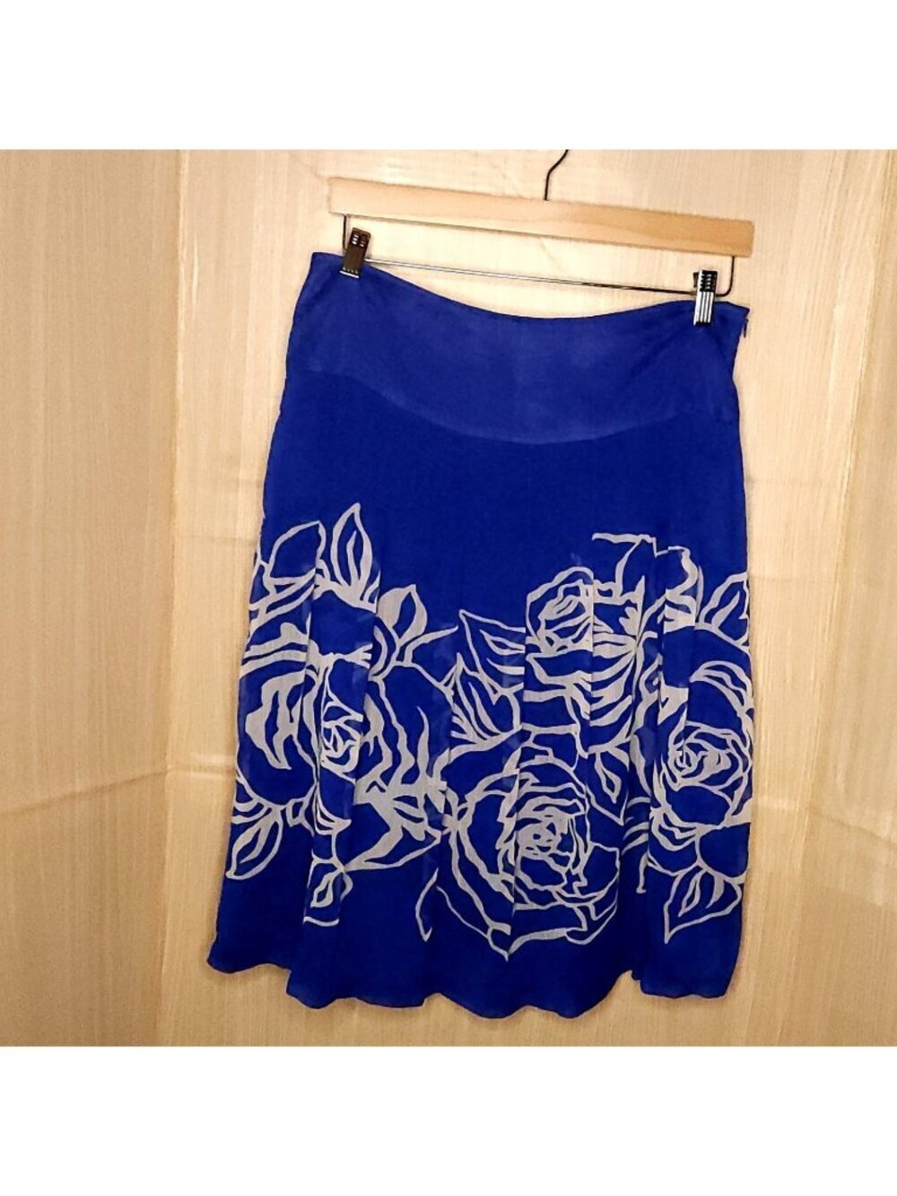 Studio JPR Blue White Floral Flowy Skirt Medium